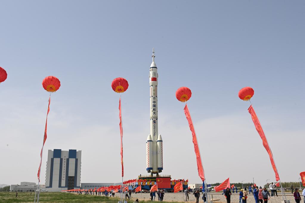 神舟十六號計劃近日擇機(jī)實施發(fā)射 船箭組合體轉(zhuǎn)運至發(fā)射區(qū)