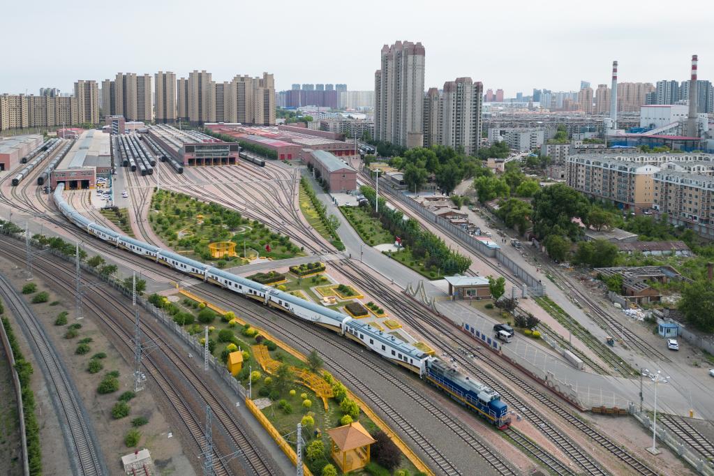 黑龍江開行“林都號(hào)”旅游列車