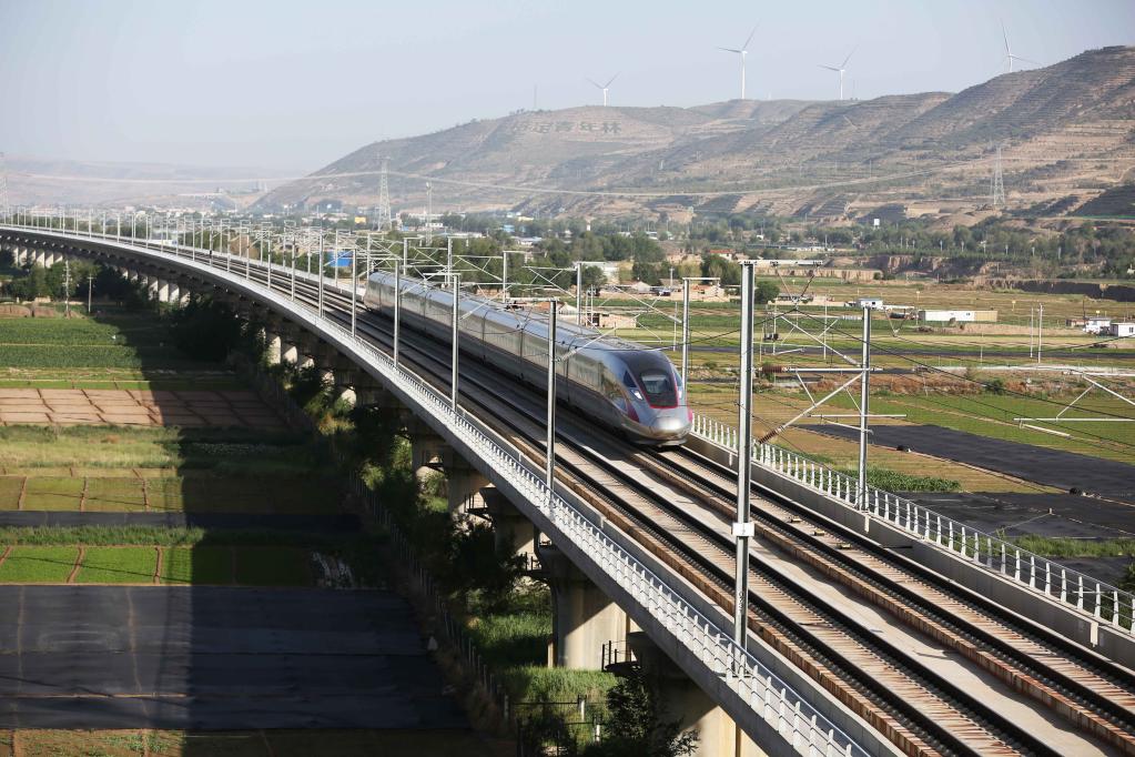 全國(guó)鐵路7月1日起實(shí)行新的列車運(yùn)行圖